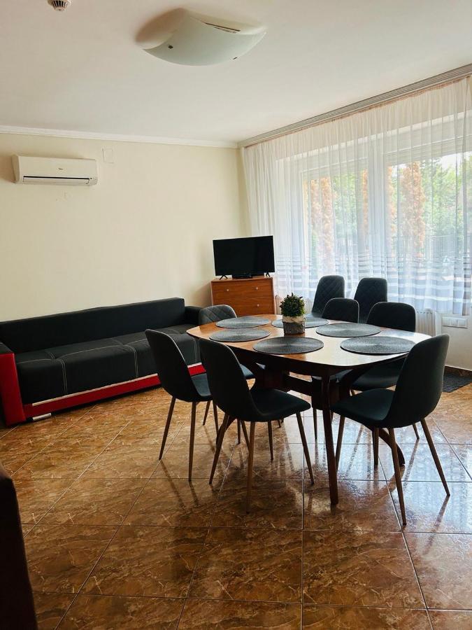 Rose Vip Apartman Villa Hajduszoboszlo Ngoại thất bức ảnh